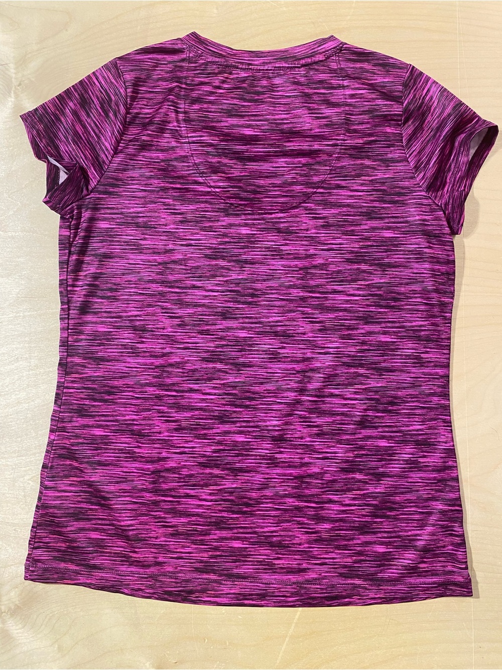 Xersion Women's Short Sleeve V-Neck Tee in Magenta Space-Dye Medium (SH) - Picture 5 of 6